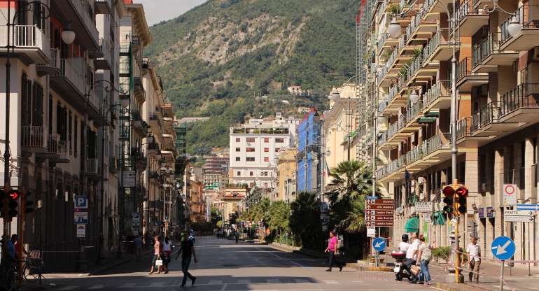 Come chiamare e prendere un taxi a Salerno